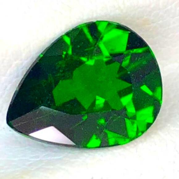Gorgeous 2.3 Carat Chrome Diopside Gemstone!! - Picture 4 of 12